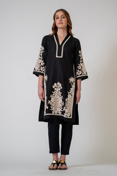 Workwear That Wows: Structured Silhouettes with Personality.