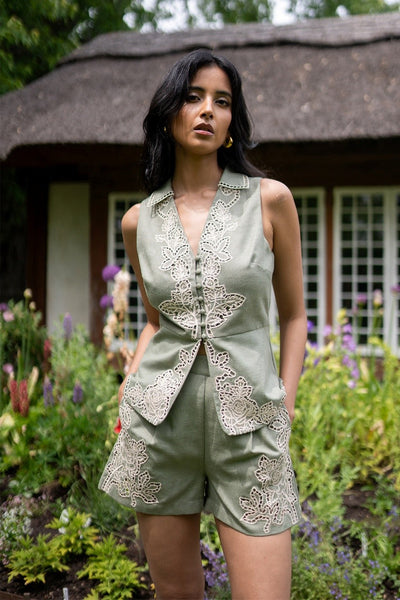 A Shift in the Air: Style Notes for the Season Ahead