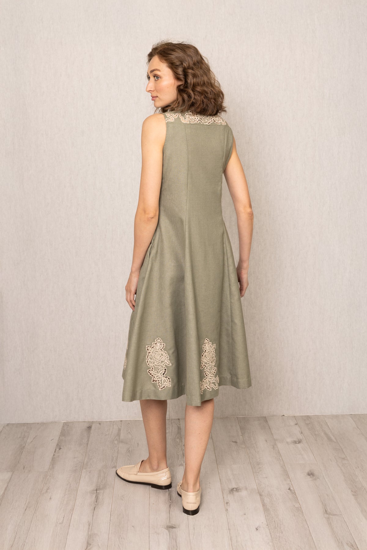 Lima Sleeveless Midi Dress