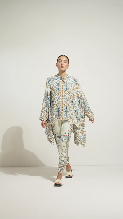 Alisha Pekha in Esme Kaftan