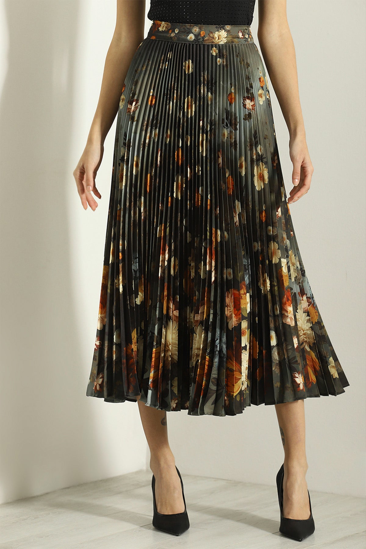 Lunara Pleated Skirt Set